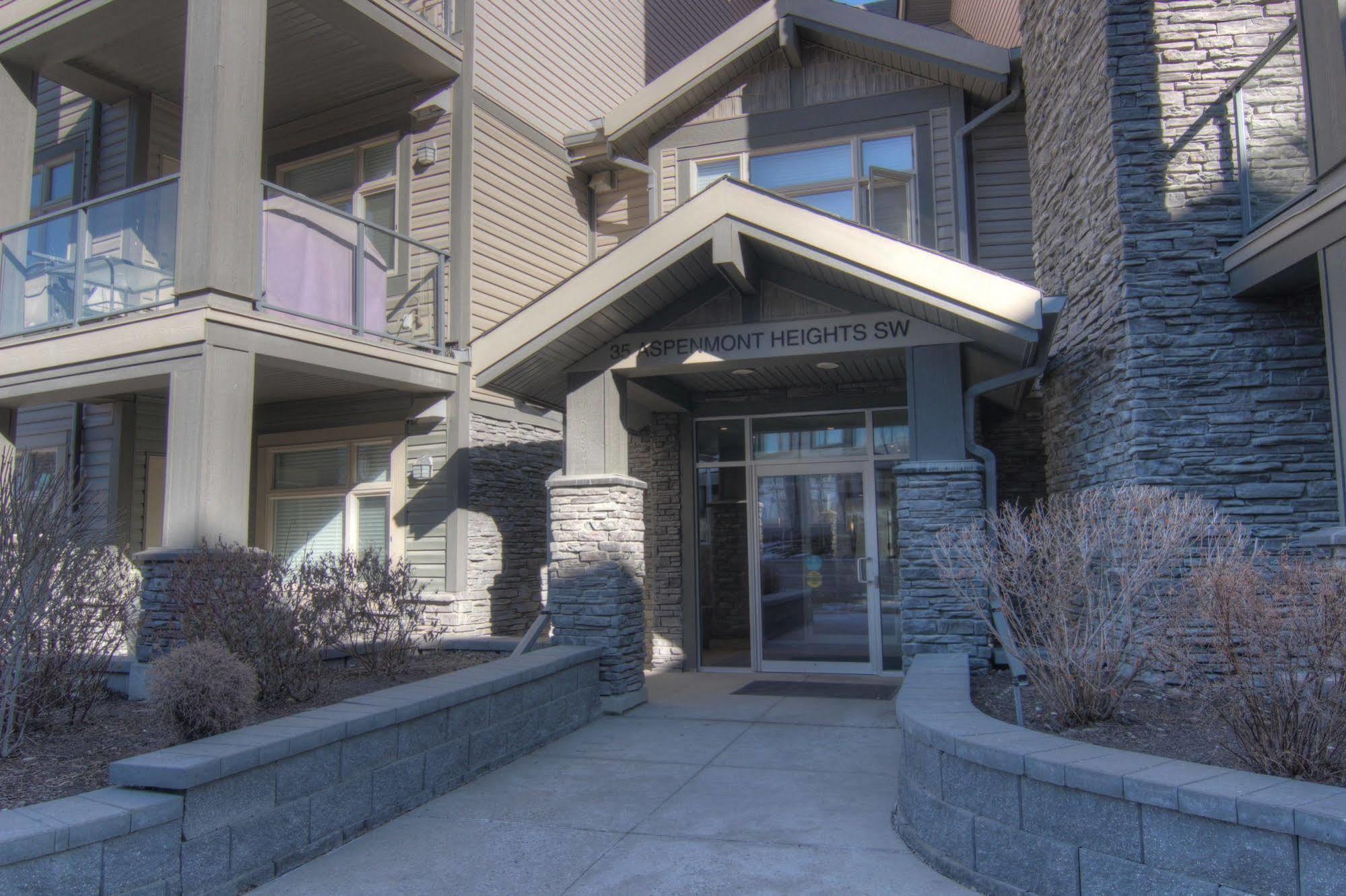 YYC Pinnacle Inn & Suites Aspen المظهر الخارجي الصورة