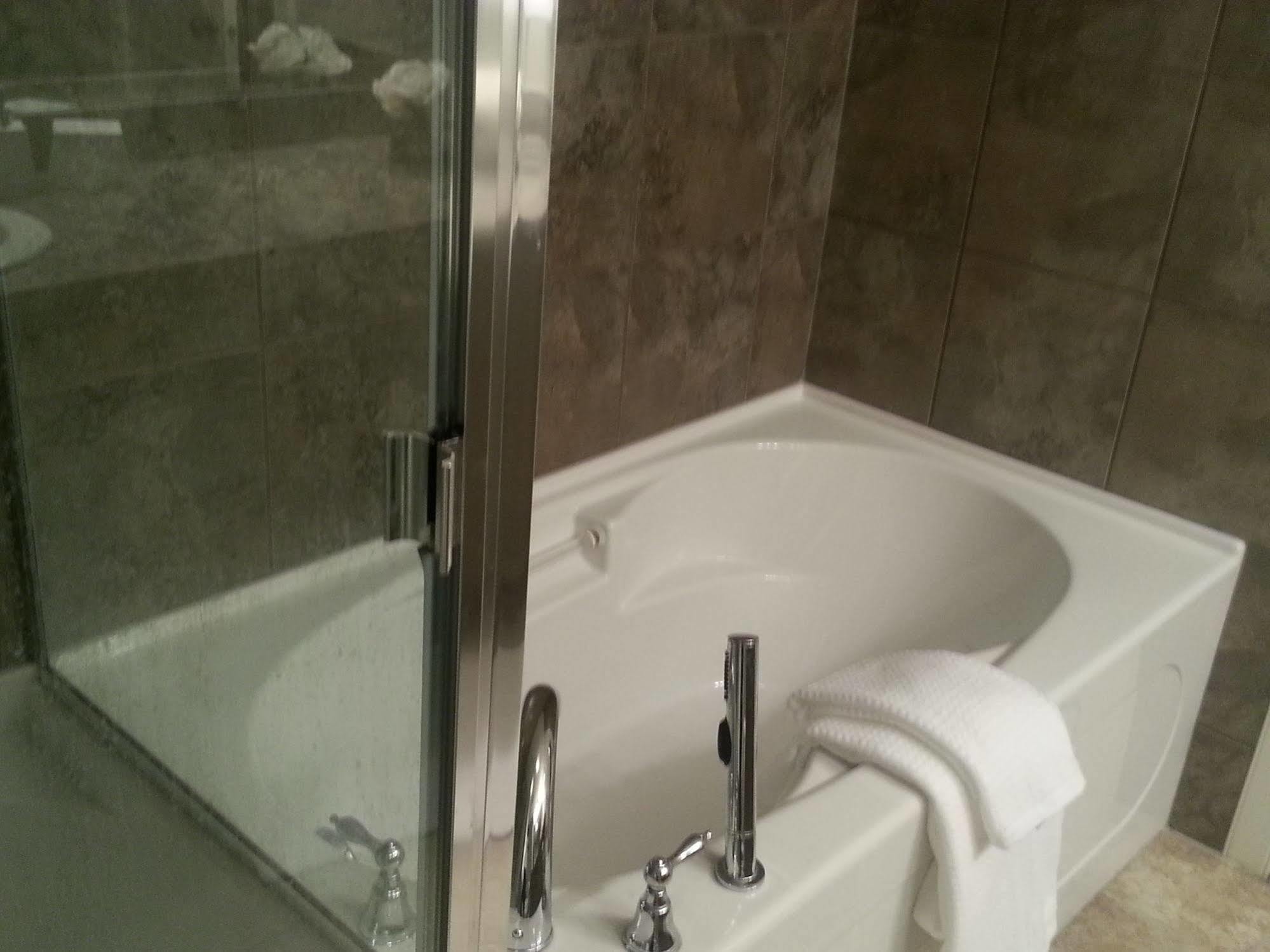 YYC Pinnacle Inn & Suites Aspen المظهر الخارجي الصورة