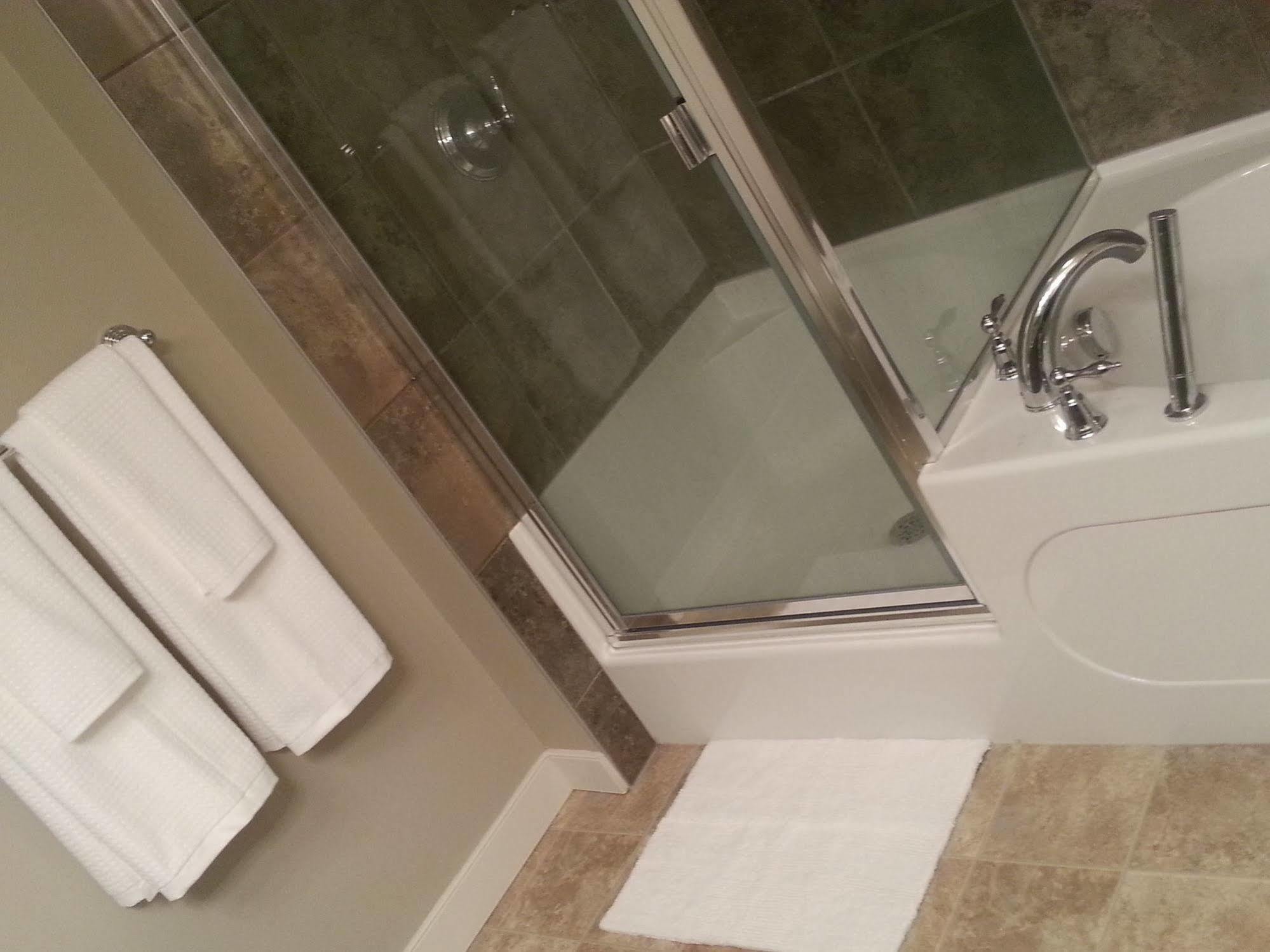 YYC Pinnacle Inn & Suites Aspen المظهر الخارجي الصورة