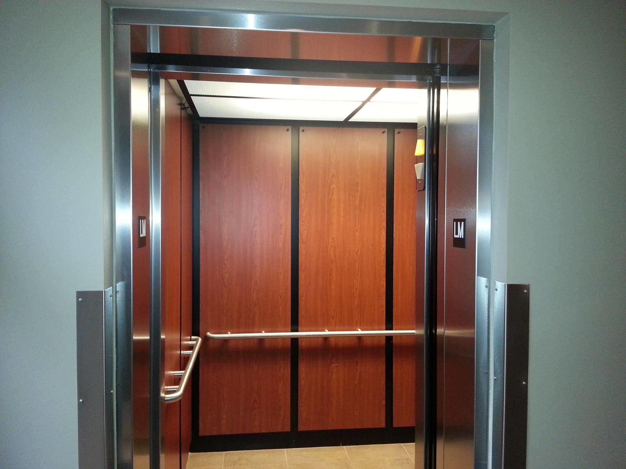 YYC Pinnacle Inn & Suites Aspen المظهر الخارجي الصورة